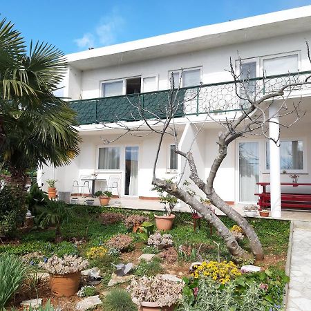 Apartments Summer Bloom Кърк Екстериор снимка