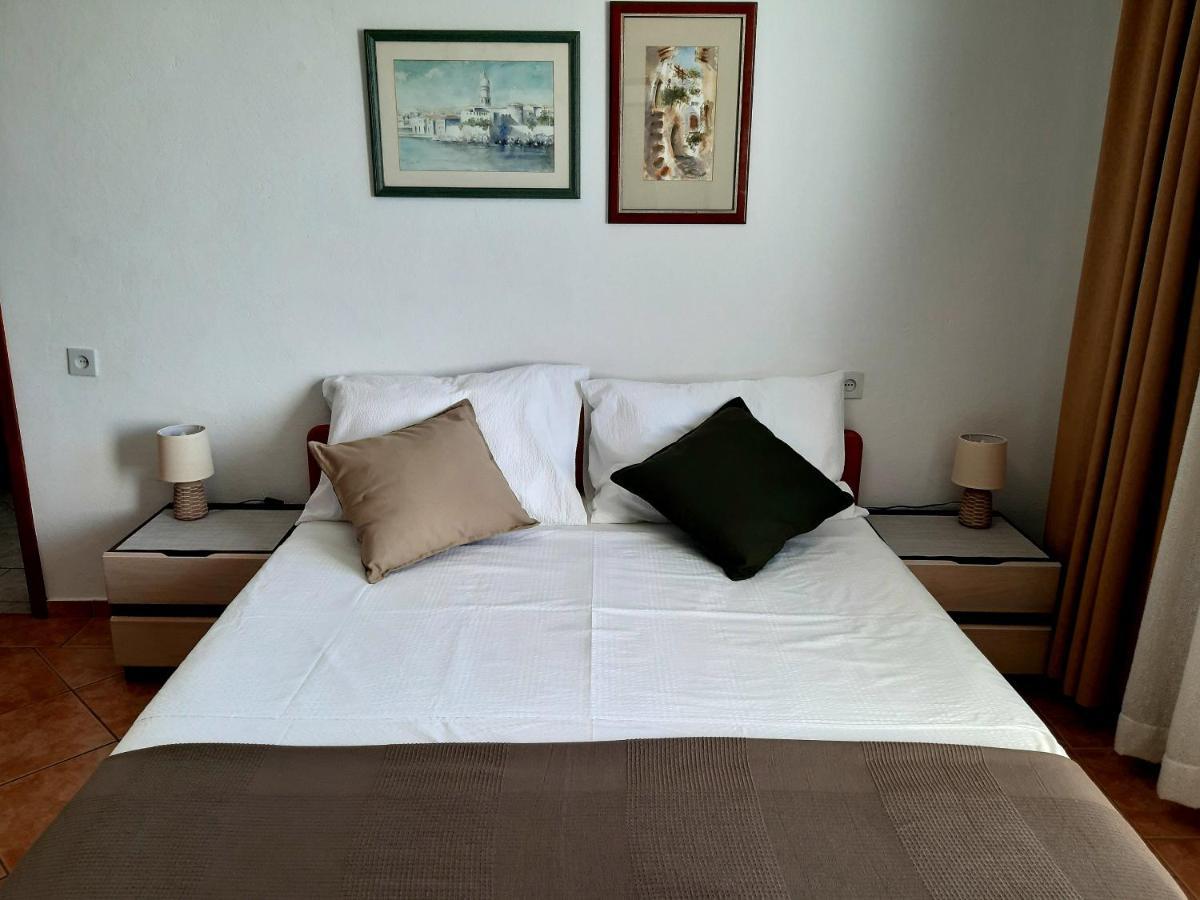 Apartments Summer Bloom Кърк Екстериор снимка