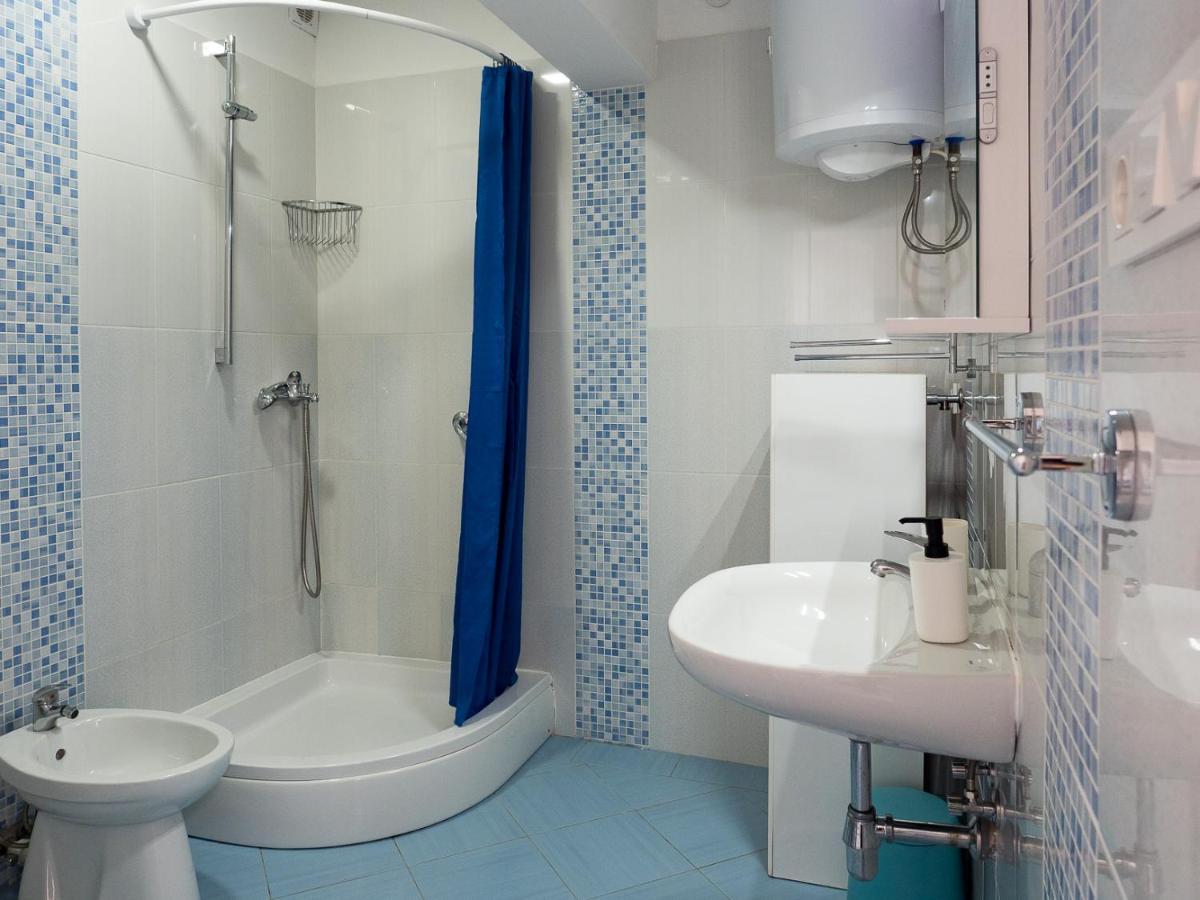 Apartments Summer Bloom Кърк Екстериор снимка