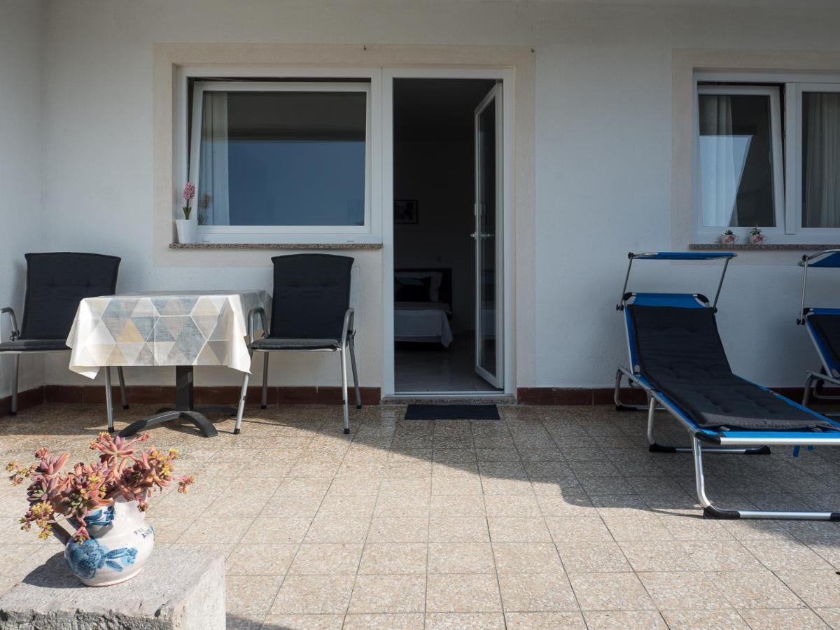 Apartments Summer Bloom Кърк Екстериор снимка